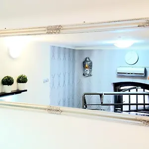 https://like-studio-city-centre-wifi-terrace.inbudapesthotels.com