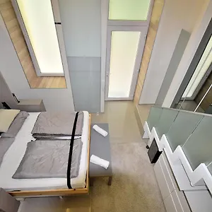https://small-home-budapest-sziv.inbudapesthotels.com